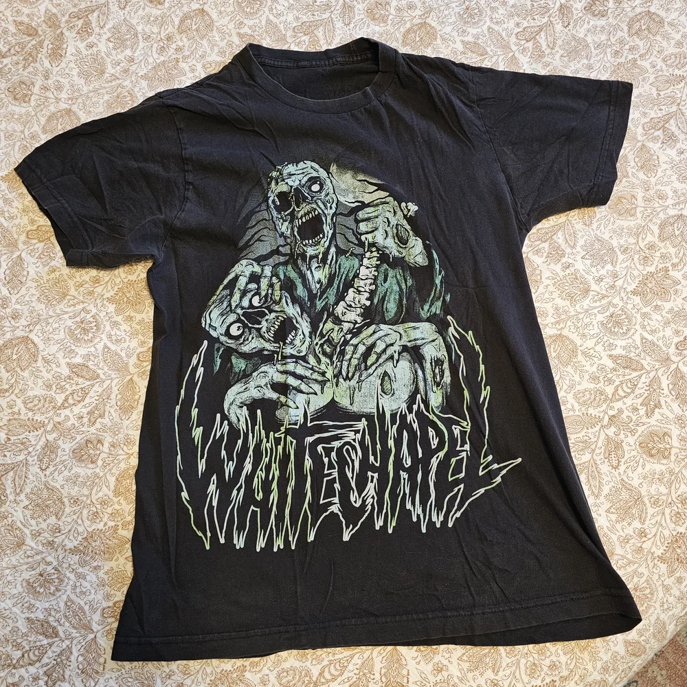 White Chapel Band T-Shirt - Picture 1 of 3